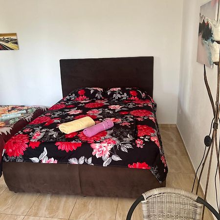 Apartments Stuart อัตเจฮะห์ ภายนอก รูปภาพ