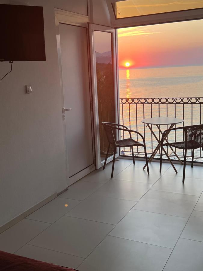Apartments Stuart อัตเจฮะห์ ภายนอก รูปภาพ