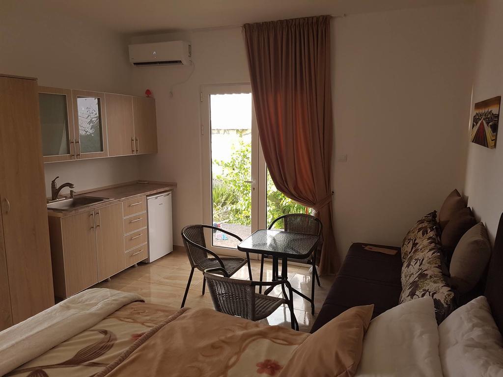 Apartments Stuart อัตเจฮะห์ ภายนอก รูปภาพ
